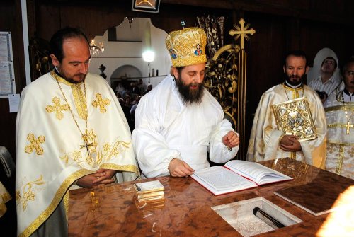 A fost resfinţită biserica românească din Bichişceaba, Ungaria Poza 78424