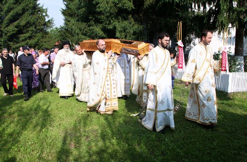 Hramul mănăstirii vrâncene Rogozu Poza 78358