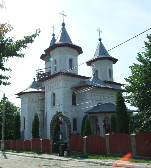 Sfinţii Apostoli Petru şi Pavel cinstiţi în Moldova Poza 78273