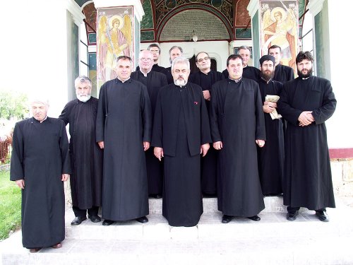 Cerc pastoral în Parohia Pietreni I Poza 78178