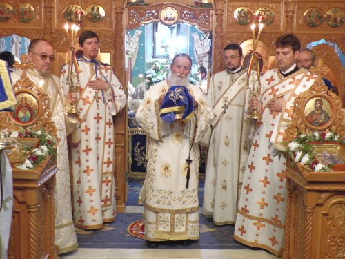 Liturghie arhierească la Mănăstirea Bogdana din Rădăuţi Poza 78171