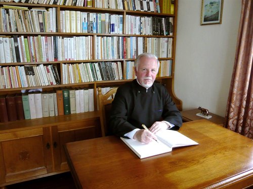 Părintele Nicolae Cojocaru, cercetător al culturii populare Poza 78135