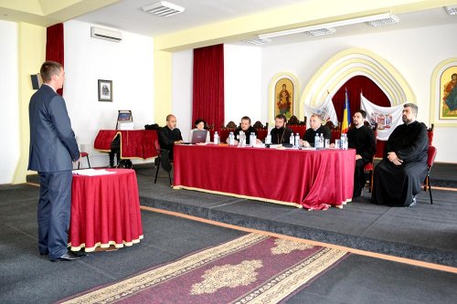 Examene de licenţă şi disertaţie la Secţia de Teologie din Caransebeş Poza 78074