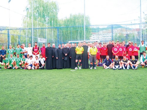 Campionat de fotbal al tinerilor creştini ortodocşi în judeţul Bistriţa-Năsăud Poza 77959