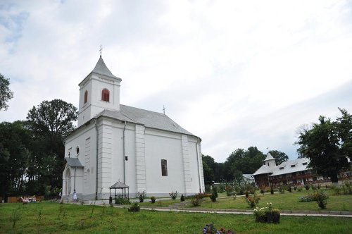 Hram la Centrul social-cultural „Sfântul Ilie” al Mănăstirii Miclăuşeni Poza 77812