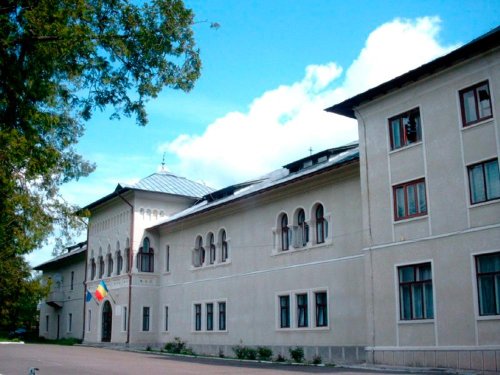 Admitere pentru locurile rămase libere la Seminarul Teologic de la Mănăstirea Neamţ