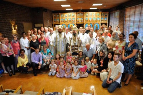 Preasfinţiţii Părinţi Episcopi Petroniu al Sălajului şi Macarie al Europei de Nord în slujire la Stockholm Poza 77681