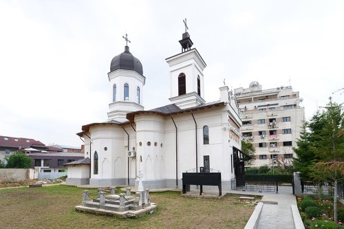 Biserica Dichiu-Tirchileşti, ieri şi azi Poza 77661