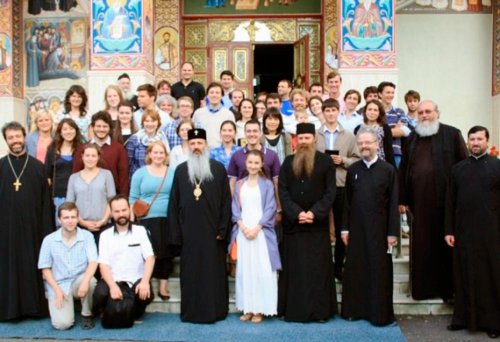 Tineri ortodocşi din ţări diferite, mesageri ai bucuriei comuniunii Poza 77456