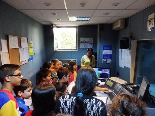 Copiii Centrului social „Aripi de lumină“, la Radio Oltenia Craiova Poza 77389