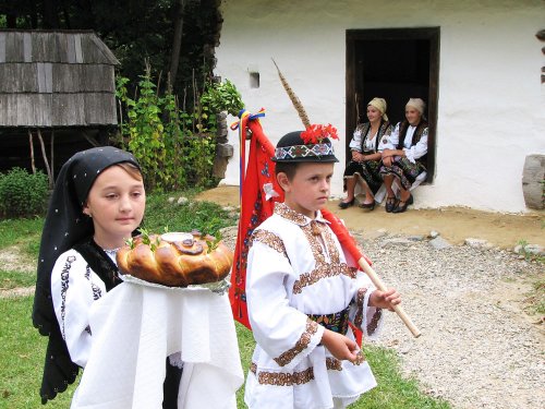 Târg al creatorilor populari şi festival al tradiţiilor la ASTRA Poza 77326