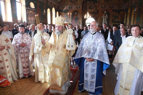 Sfinţiri şi binecuvântări arhiereşti în Transilvania Poza 77163