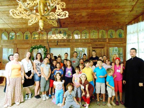 Tabăra „Copiii Bisericii“ în Episcopia Devei şi Hunedoarei Poza 77164