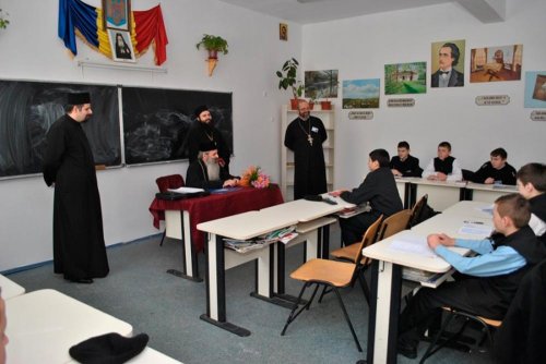 O nouă sesiune de admitere, la Seminarul Teologic Liceal Ortodox din Dorohoi Poza 77137