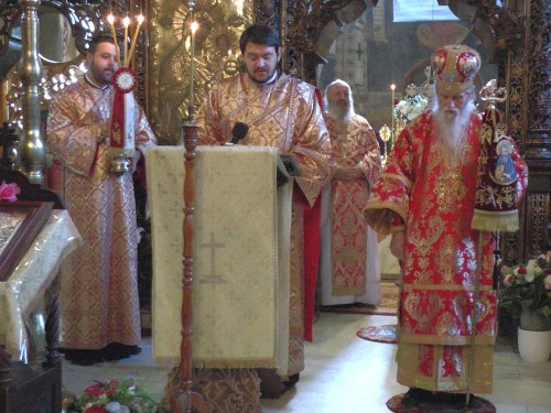 Liturghie arhierească la Catedrala arhiepiscopală din Suceava Poza 77038