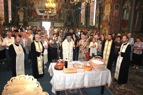 Sfântul Mucenic Antim, Episcopul Nicomidiei, sărbătorit la Galaţi Poza 76959