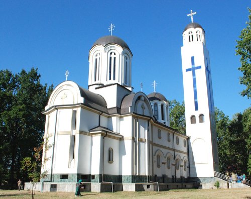 Liturghii arhiereşti la mănăstirile Icoana şi Maglavit Poza 76940