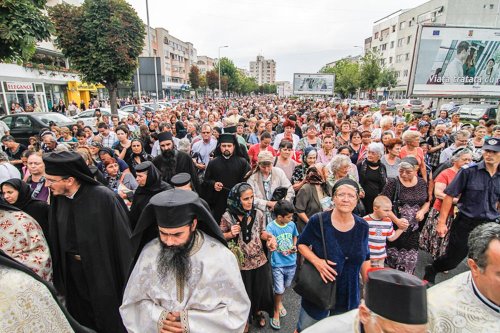 Sfânta Filofteia a revenit la Călăraşi după 90 de ani Poza 76933