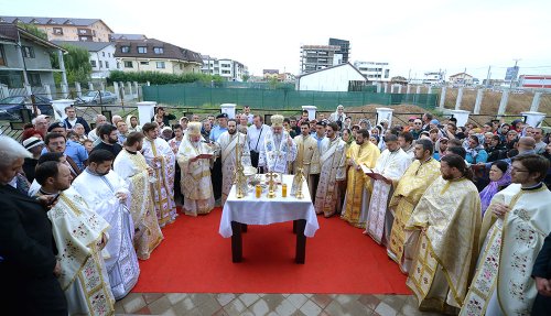 Biserica Parohiei Dudu II a fost târnosită Poza 76905