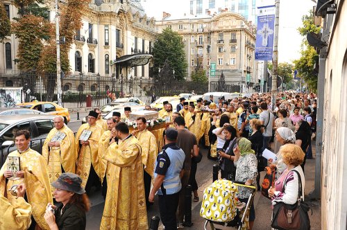 Sfântul Irodion revine în Bucureştiul natal Poza 76911
