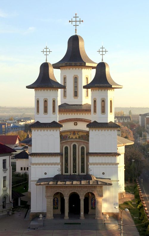 Patriarhul României va vizita Arhiepiscopia Buzăului şi Vrancei Poza 76686