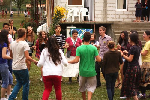 Activităţi cu tinerii în Eparhia Vadului, Feleacului şi Clujului Poza 76655