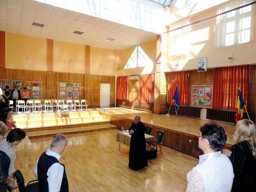 Consfătuirea profesorilor de religie din Episcopia Oradiei Poza 76584