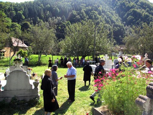 Lucrări de amenajare la cimitirele din Râu Sadului, Protopopiatul Avrig Poza 76587