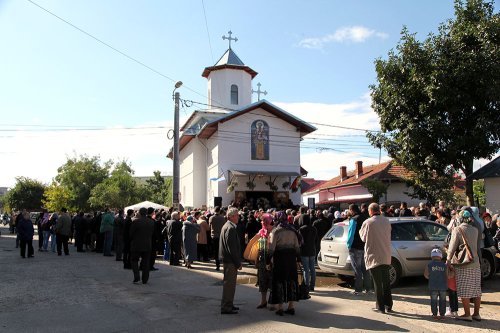 A fost sfinţită Biserica „Sfântul Vasile“ din Buzău Poza 76478