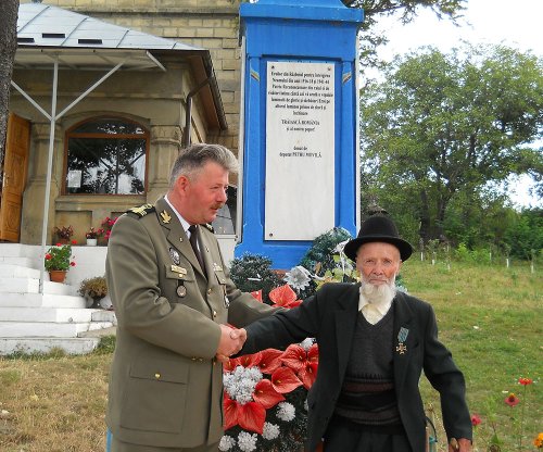 Veteranul de război Gheorghe Hârcă, sărbătorit în Parohia Glodenii-Gândului Poza 76424