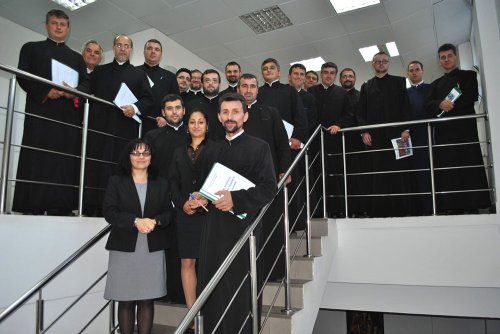 Seminar de formare pentru 24 de preoţi din Protopopiatul Olteniţa Poza 76392