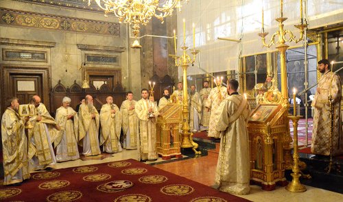 Slujbe arhiereşti la Facultatea de Teologie Ortodoxă din Iaşi, la începutul anului unversitar Poza 76371