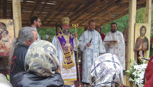 Liturghii arhiereşti în Mitropolia Olteniei Poza 76340