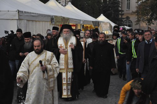 Procesiune cu moaştele Sfintei Parascheva Poza 76231