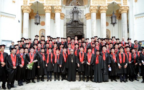 Dinamizarea vieţii parohiale prin misiunea Facultăţilor de Teologie Poza 76163