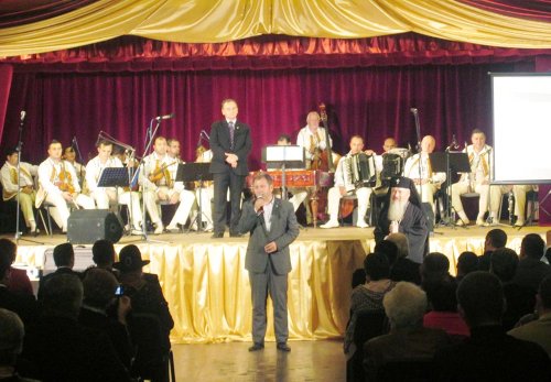 Activităţi cu tinerii şi concert caritabil la Bistriţa Poza 75865