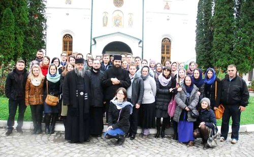 Pelerinajul Grupului Parohial de Tineret „Adormirea Maicii Domnului“ Poza 75887