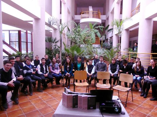 Concursul „S.O.S. - Limba română“, la seminarul teologic ieşean Poza 75808