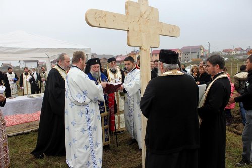 Slujiri arhiereşti la Valea Fântânilor şi Romaneşti Poza 75762