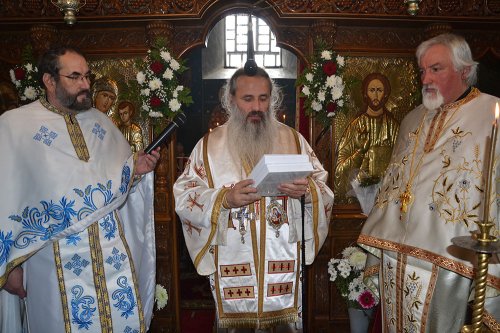 Ample evenimente cultural-religioase, la Biserica „Sfinţii Voievozi“ din Paşcani Poza 75642