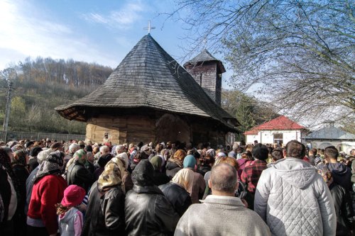 Resfinţire de biserică în Parohia Glâmboc, Argeş Poza 75637