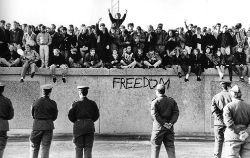 Un sfert de veac de la căderea Zidului Berlinului Poza 75641