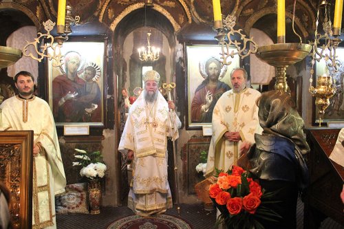 Liturghii arhiereşti în Arhiepiscopia Craiovei Poza 75628
