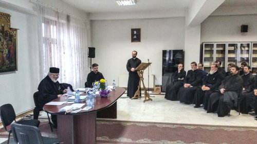 Conferinţă pastoral-misionară semestrială în Protoieria Piteşti Poza 75553