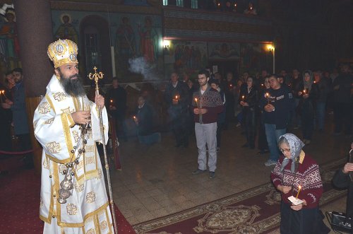 Sfântul Ioan Gură de Aur, cinstit de tinerii timişoreni Poza 75551