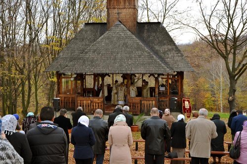 Slujiri în Duminica a 25-a după Rusalii Poza 75484