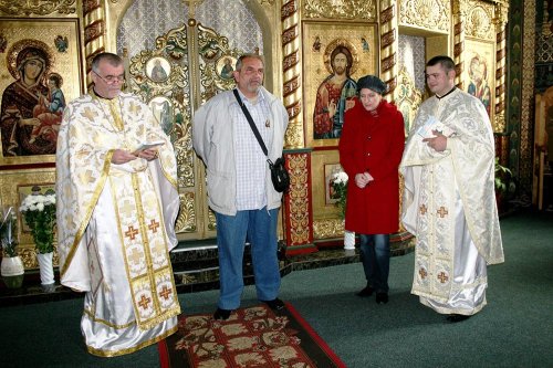 Lansare de carte la Parohia „Sfinţii Apostoli Petru şi Pavel” din Reşiţa Poza 75432