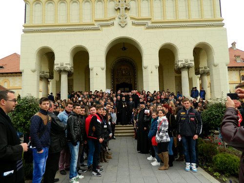 Întâlnirea tinerilor din Arhiepiscopia Alba Iuliei Poza 75309