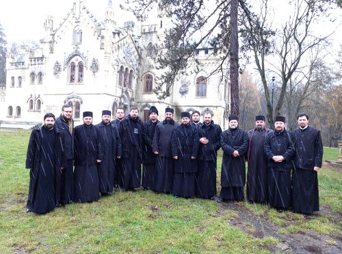 Prima consfătuire catehetică a Arhiepiscopiei Iaşilor Poza 75305