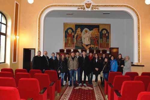 Vizită la Centrul de restaurare al Facultăţii de Teologie din Craiova Poza 75291